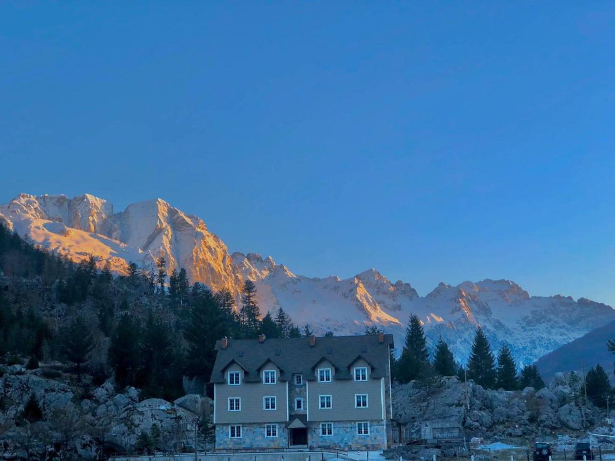 Bujtina Valbone Hotel Buitenkant foto