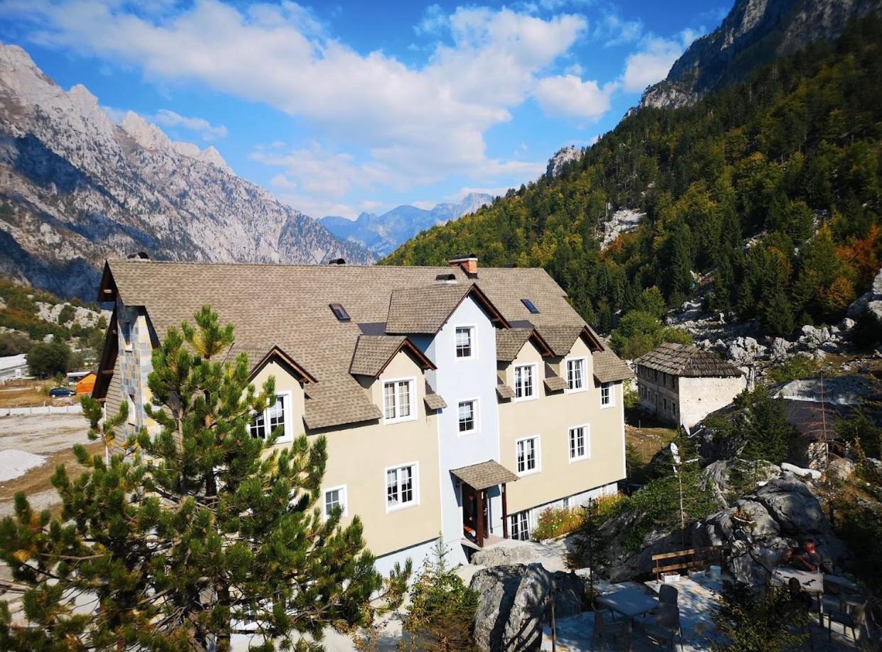 Bujtina Valbone Hotel Buitenkant foto
