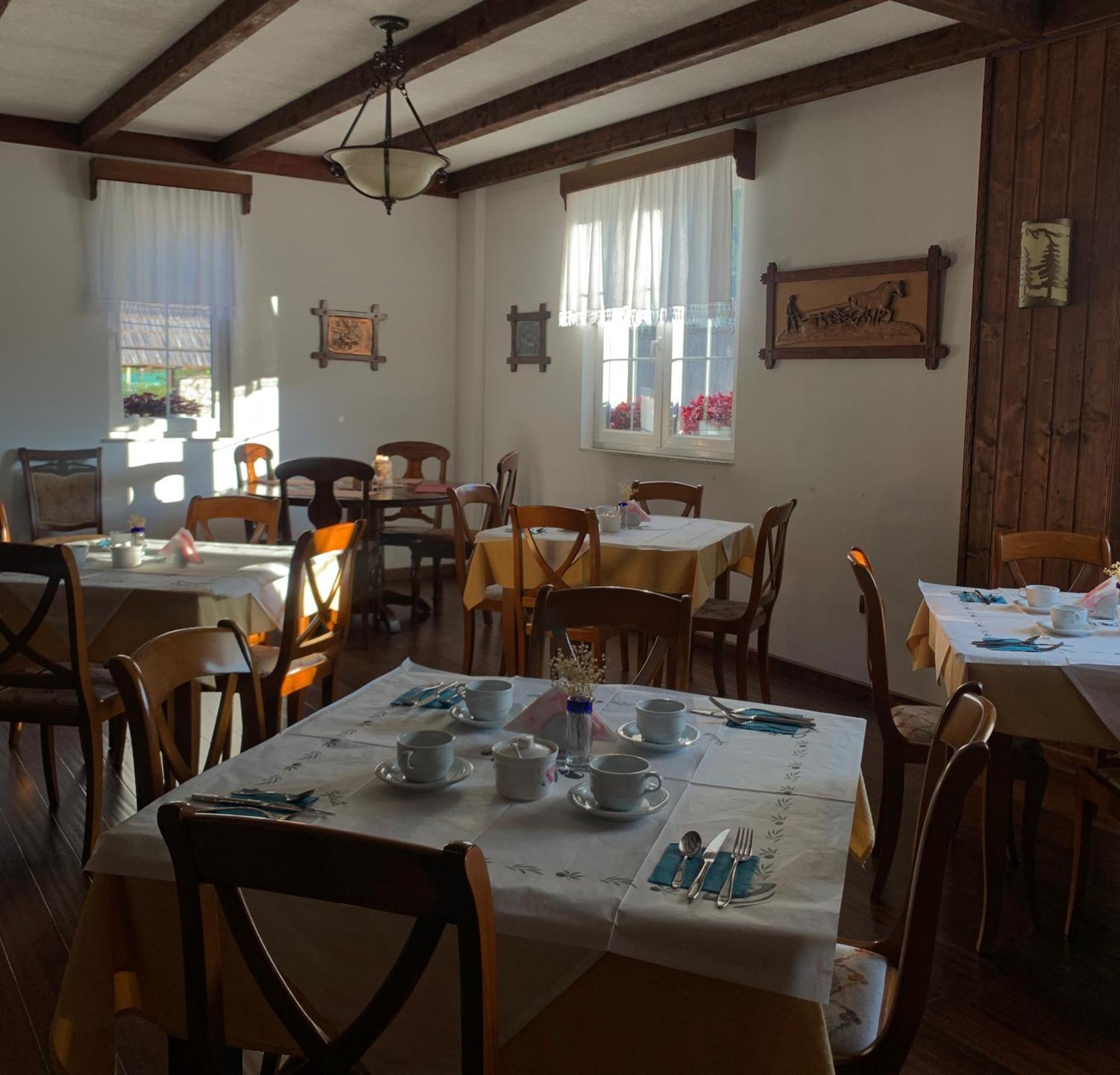Bujtina Valbone Hotel Buitenkant foto